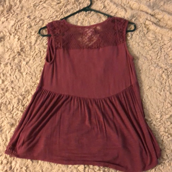 Knox Rose Flowy Lace Tank - Picture 2 of 3